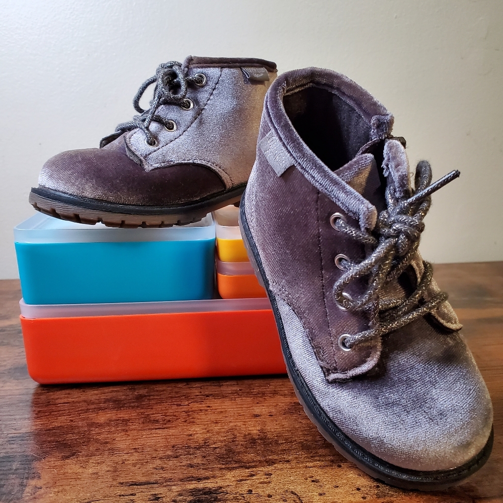 OshKosh - Velvet Grey Boots SZ 8